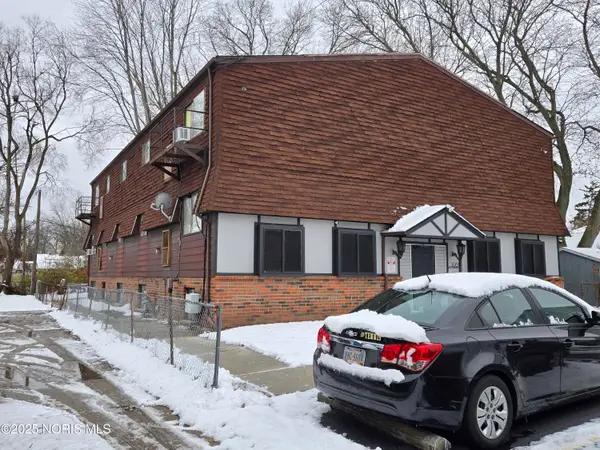 2061 Tremainsville Road, Toledo, OH 43613