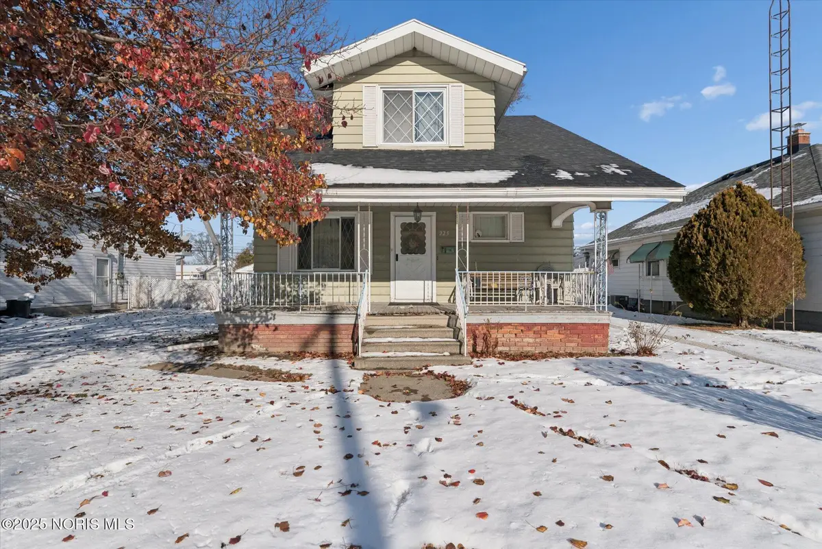 225 E Union Street, Walbridge, OH 43465 - Image #1