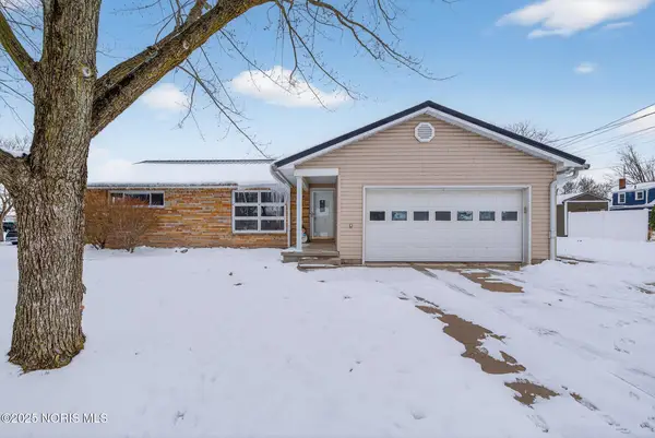 1744 Lora Lane, Defiance, OH 43512