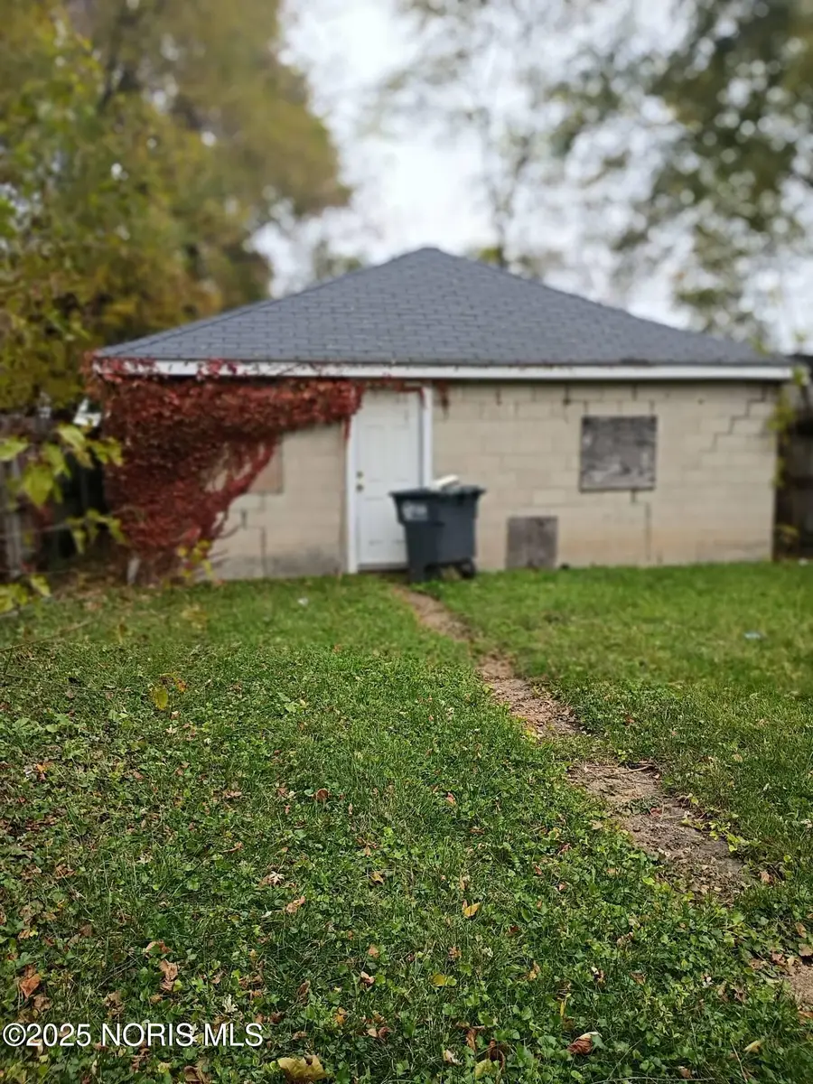 419 E Streicher Street, Toledo, OH 43608 - Image #2