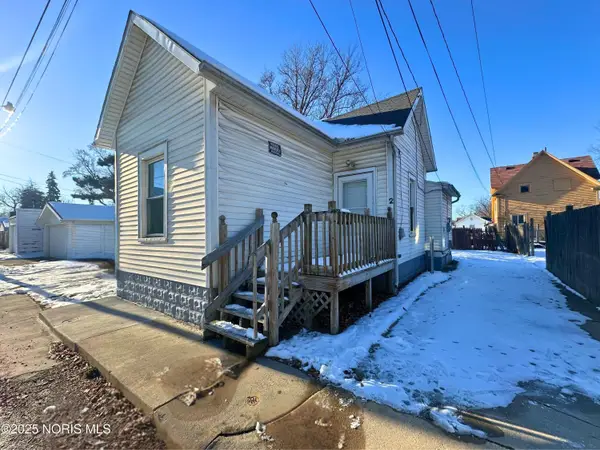 2 Riverside Court, Toledo, OH 43611