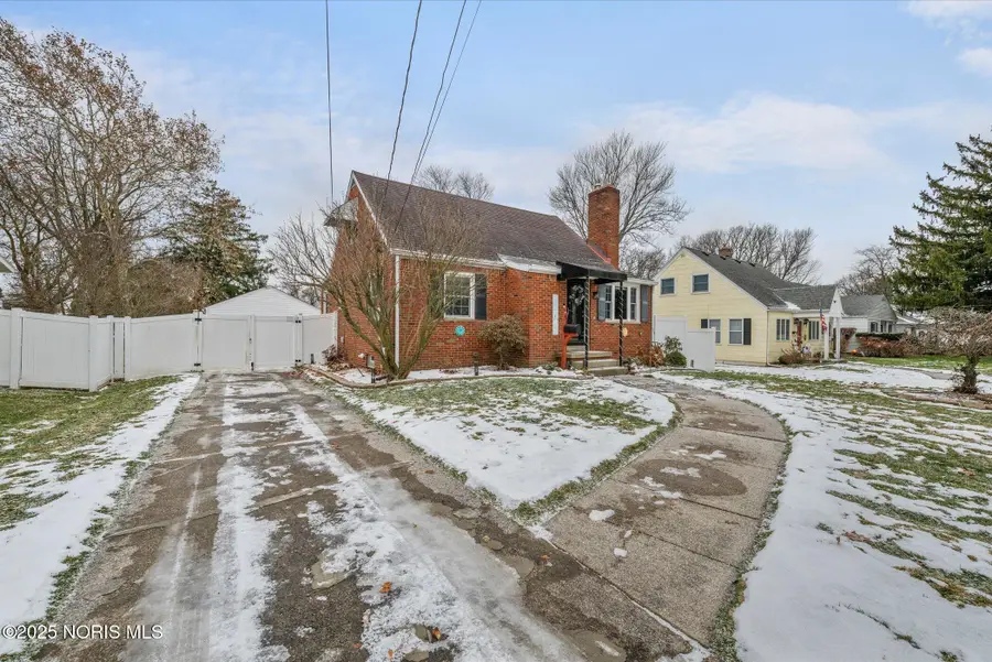 2938 Starr Avenue, Oregon, OH 43616 - Image #3