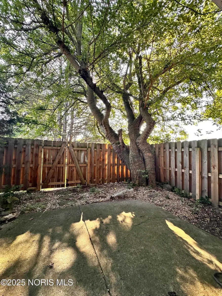 11 Meadowbrook Drive, Perrysburg, OH 43551 - Image #2