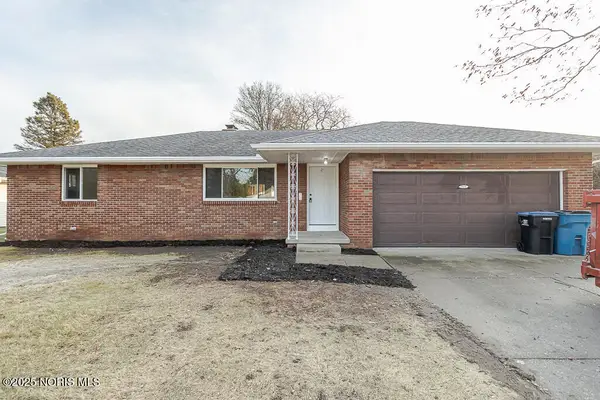 513 Holly Drive, Oregon, OH 43616