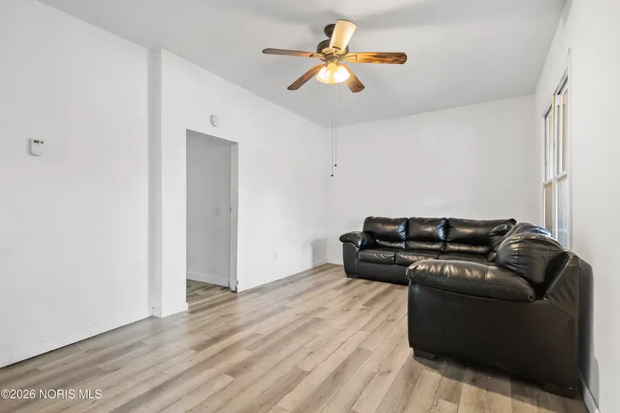 2621 Lawrence Avenue, Toledo, OH 43610 - Image #3