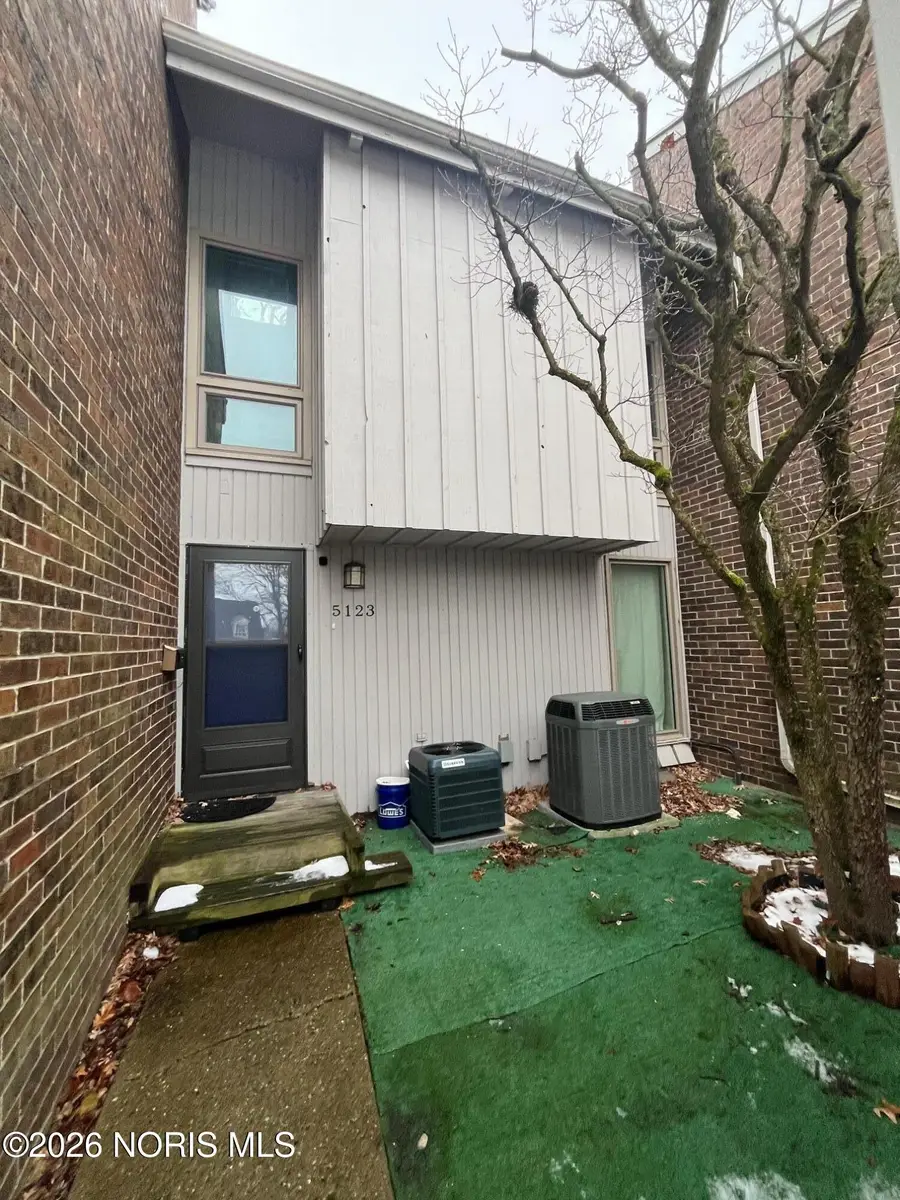 5123 Regency Drive, Toledo, OH 43615 - Image #2