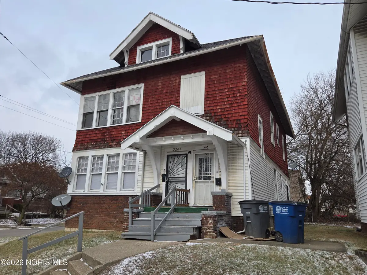 3242 Cambridge Street, Toledo, OH 43610 - Image #1