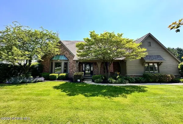 2161 Longacre Lane, Holland, OH 43528