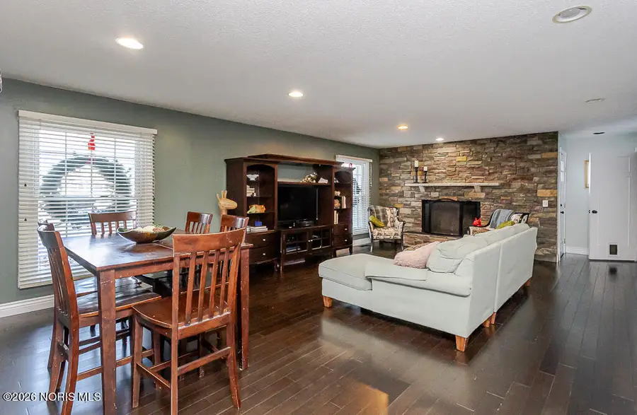 805 Roche De Bouef Court, Waterville, OH 43566 - Image #3