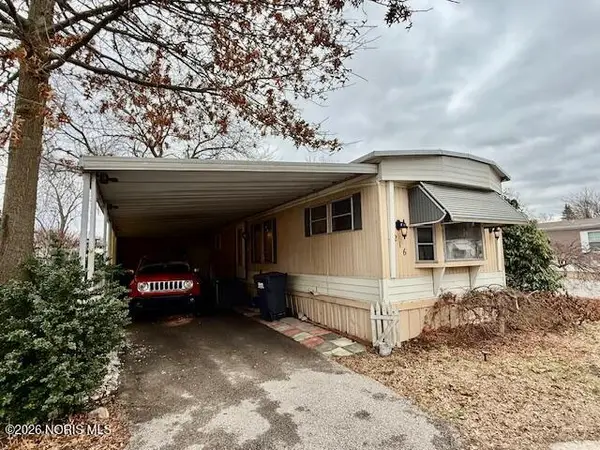 216 W Woodside Terrace, Holland, OH 43528