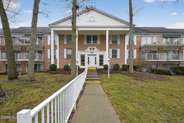 5679 Monroe Street, Sylvania, OH 43560