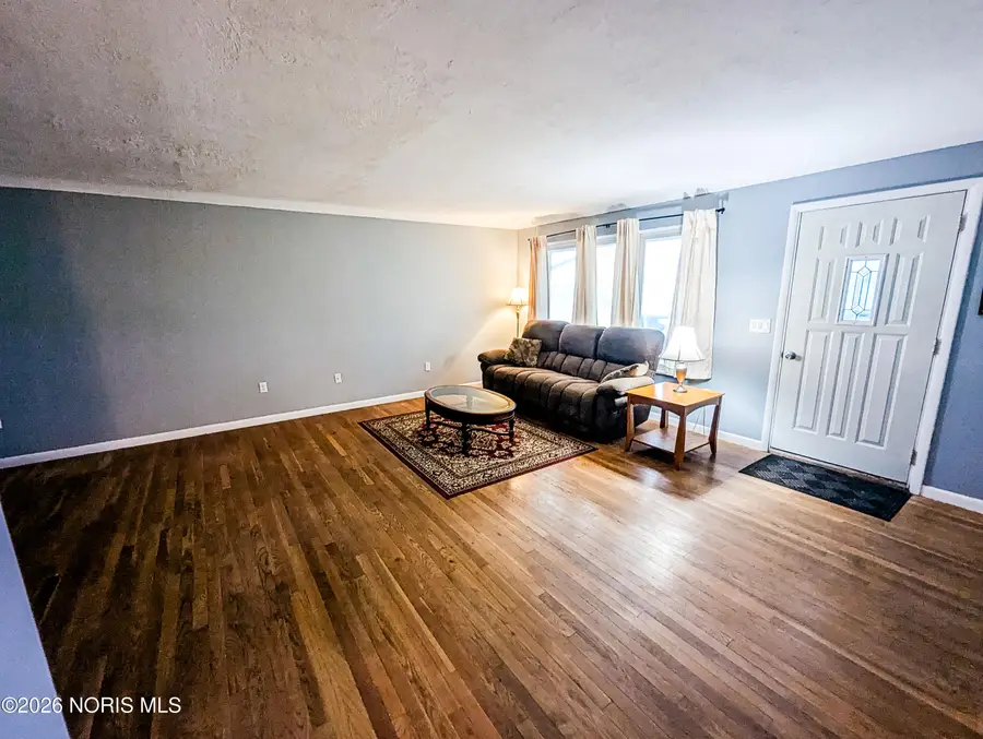 429 Burnham Drive, Fostoria, OH 44830 - Image #3