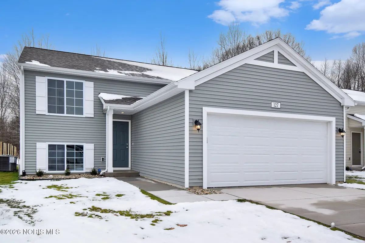 1481 Lee Ann Avenue, Defiance, OH 43512 - Image #1