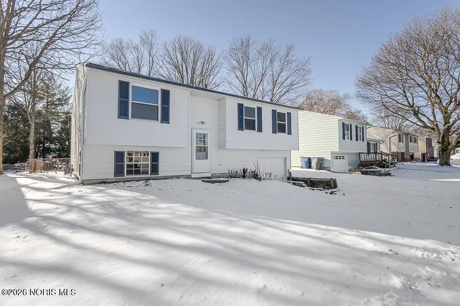 3811 House Of Stuart Avenue, Toledo, OH 43607 - #2