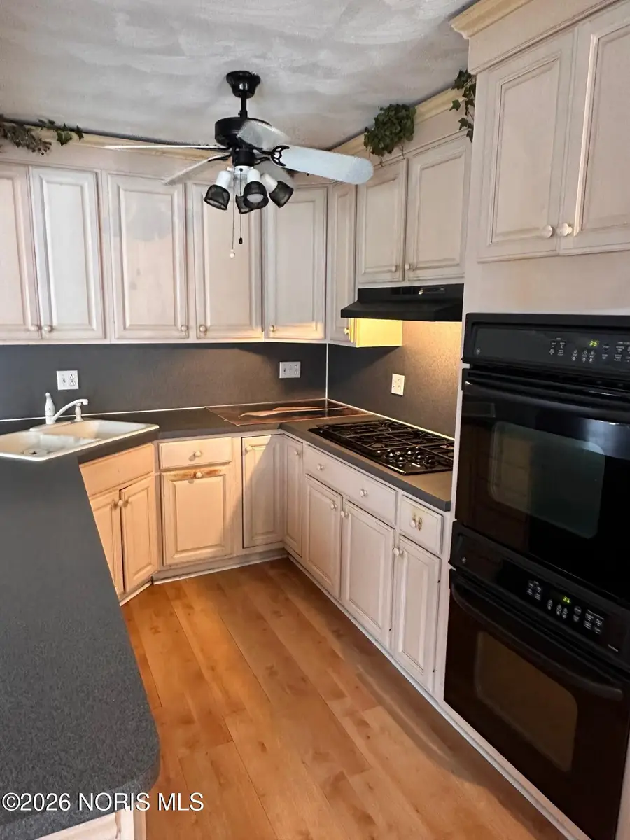 1002 Walnut Street, Perrysburg, OH 43551 - #3