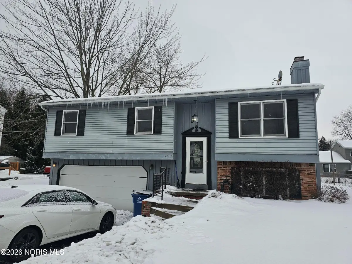 5707 Roan Road, Sylvania, OH 43560 - Image #1