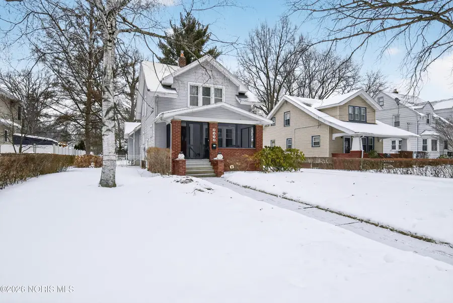 2352 Castlewood Drive, Toledo, OH 43613 - #3