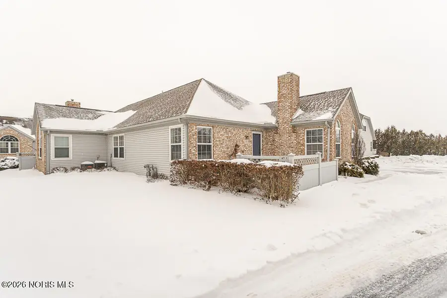 45 W Foxgate Circle, Bowling Green, OH 43402 - Image #2