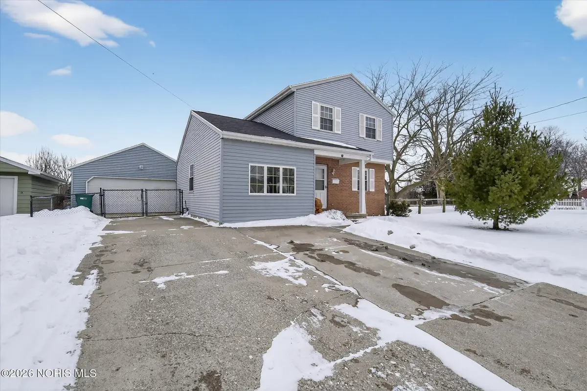 35 Santus Drive, Rossford, OH 43460 - #1