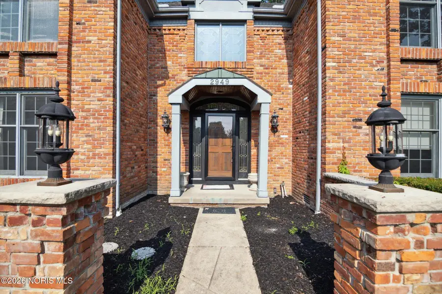 2949 Secretariat Road, Ottawa Hills, OH 43615 - #2