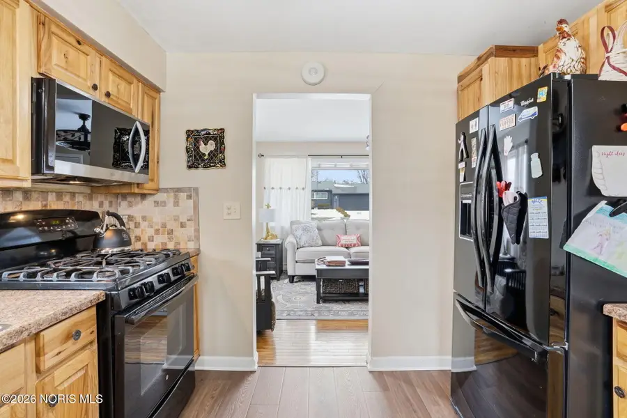 329 W Melrose Avenue, Findlay, OH 45840 - #3