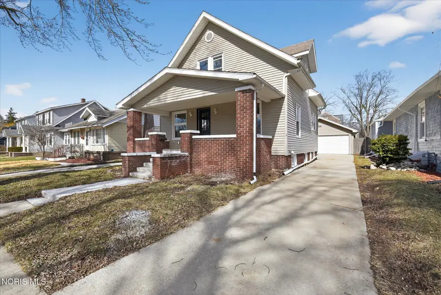 622 W North Street, Fostoria, OH 44830 - #2