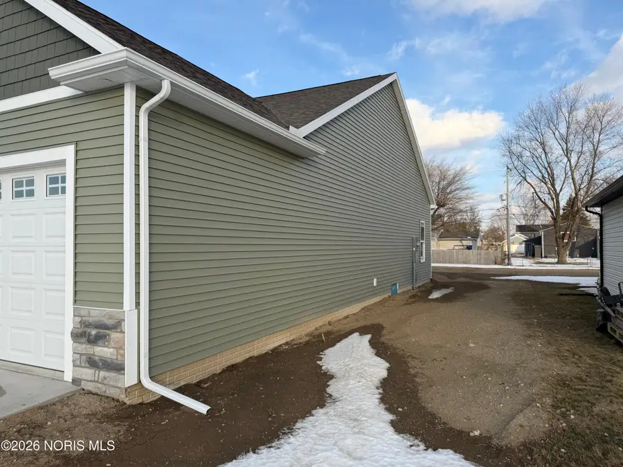 3095 E Plaza Boulevard, Northwood, OH 43619 - #3