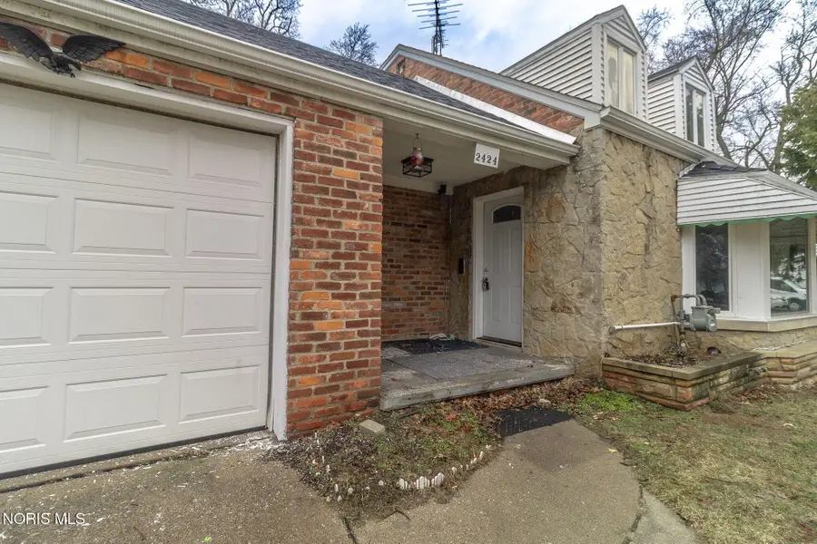 2424 Lark Avenue, Toledo, OH 43613 - #3