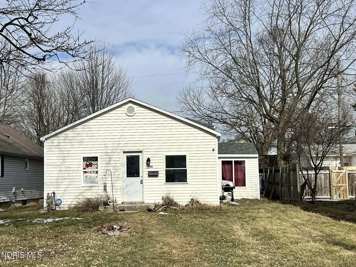 140 Monroe Avenue, Findlay, OH 45840 - #1