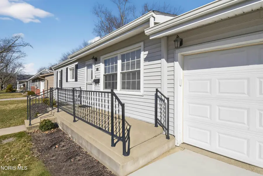 400 Rosewood Avenue, Findlay, OH 45840 - #2