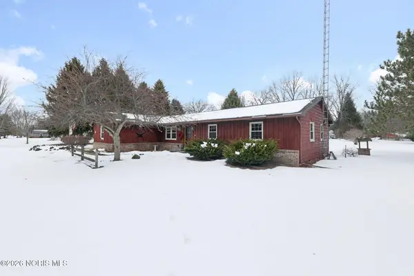 3830 Birdsong Lane, Swanton, OH 43558