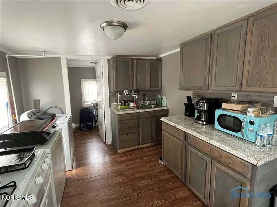 1457 Ingomar Avenue, Toledo, OH 43609 - #3