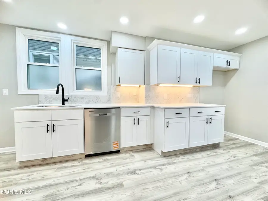 4104 Caroline Avenue, Toledo, OH 43612 - #2