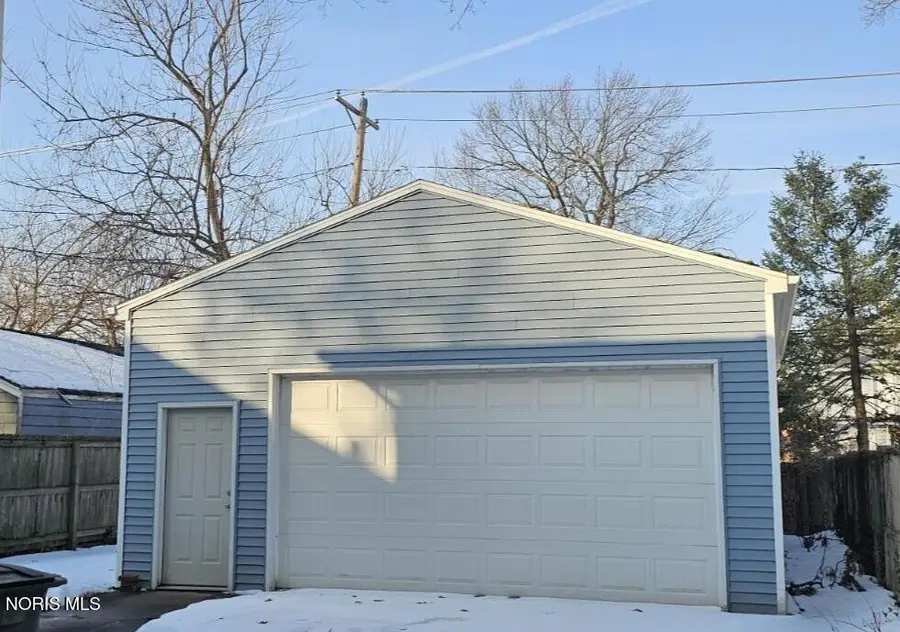2544 Charlestown Avenue, Toledo, OH 43613 - #2