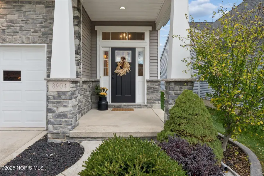 8904 N Park Lake Circle, Sylvania, OH 43560 - #2