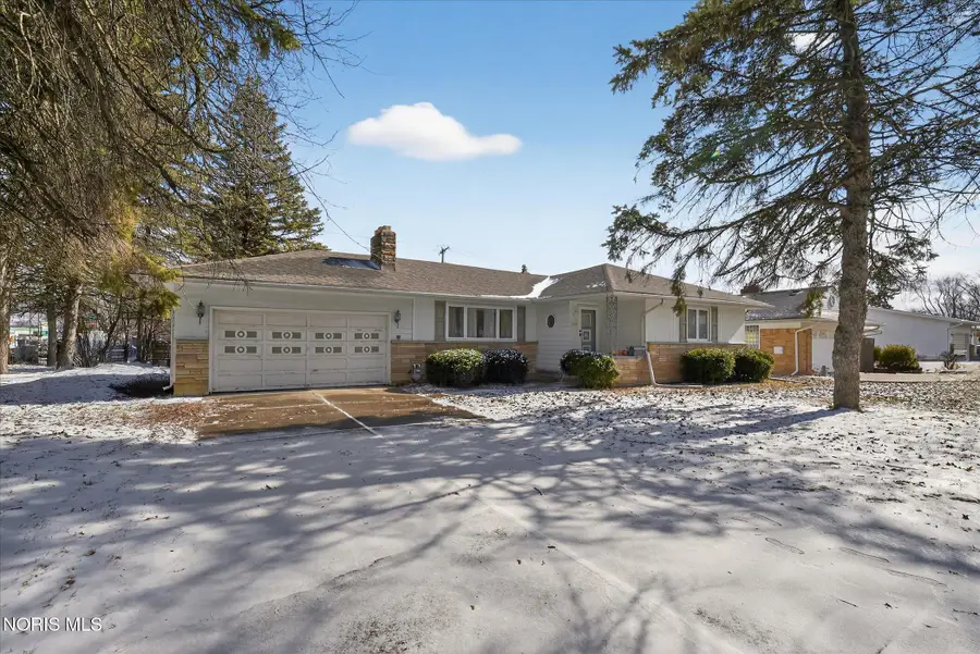 2109 Heatherlawn Drive, Toledo, OH 43614 - #2