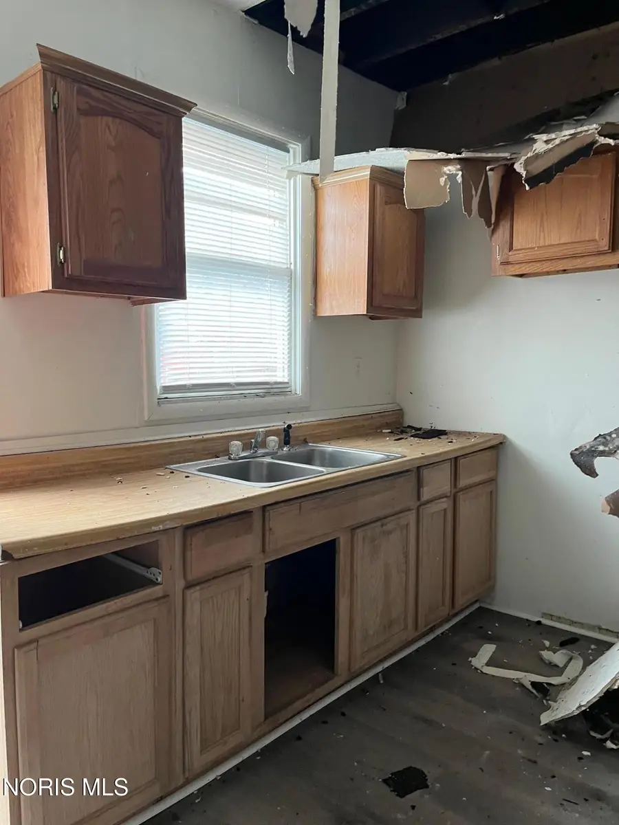 3305 N Detroit Avenue, Toledo, OH 43610 - #2