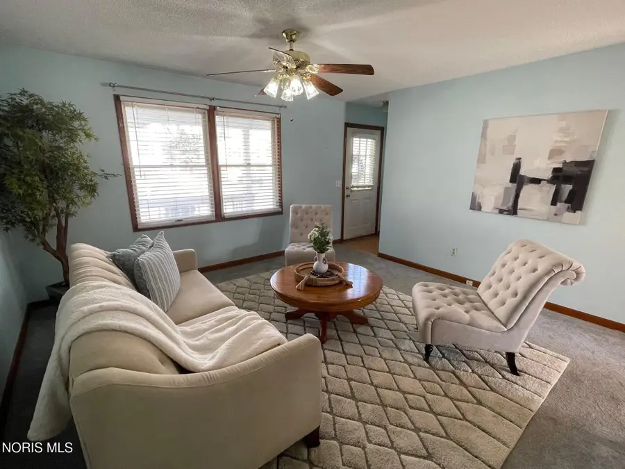 125 Chesapeake Lane, Northwood, OH 43619 - #2