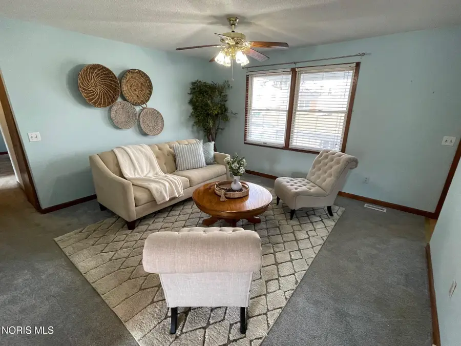 125 Chesapeake Lane, Northwood, OH 43619 - #3