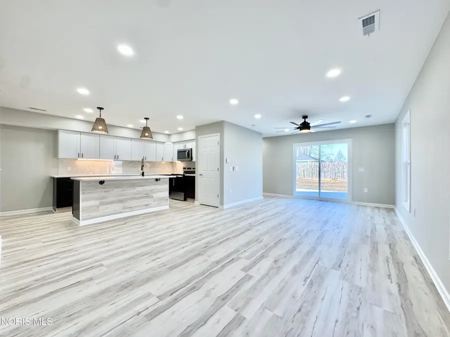 306 Dillrose Drive, Northwood, OH 43619 - #3