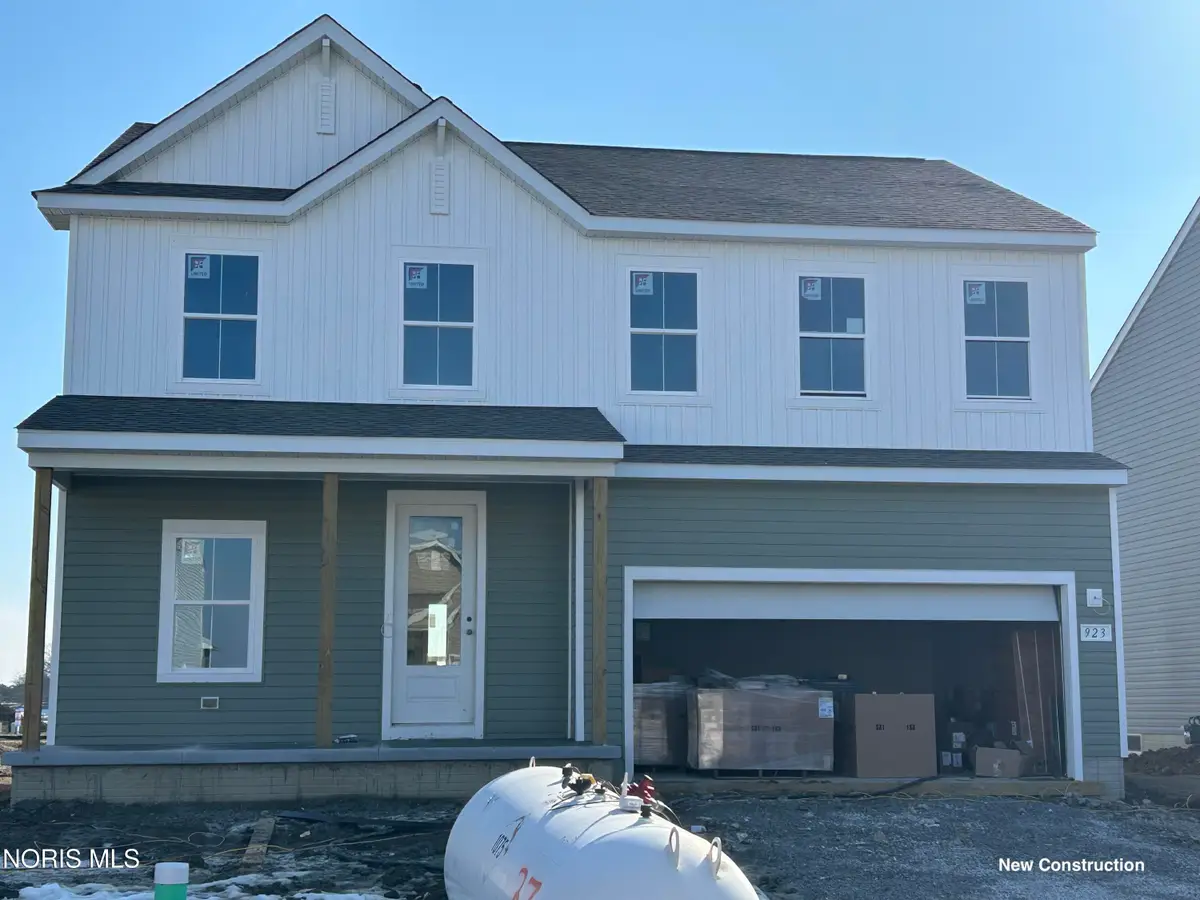 923 Darter Drive, Bowling Green, OH 43402 - #1