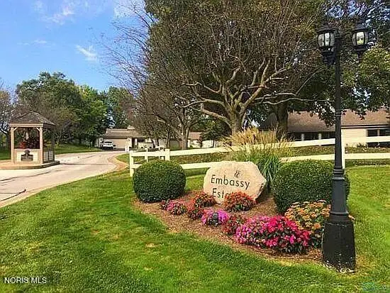 6734 Embassy Court, Maumee, OH 43537