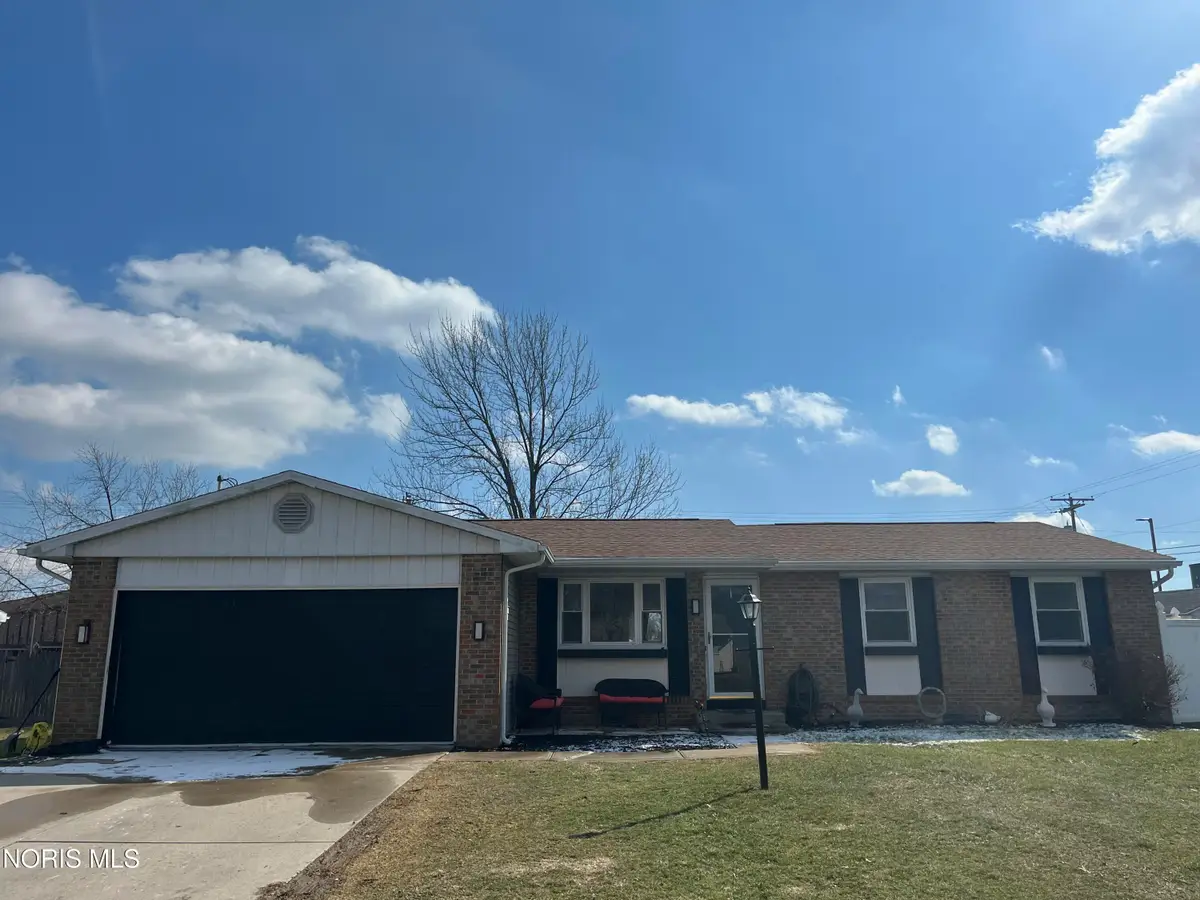 851 Anthony Wayne Boulevard, Defiance, OH 43512 - #1