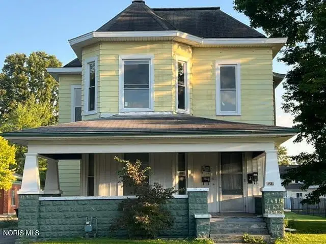 527 W Sandusky Street, Findlay, OH 45840 - #1