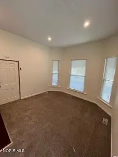 527 W Sandusky Street, Findlay, OH 45840 - #2