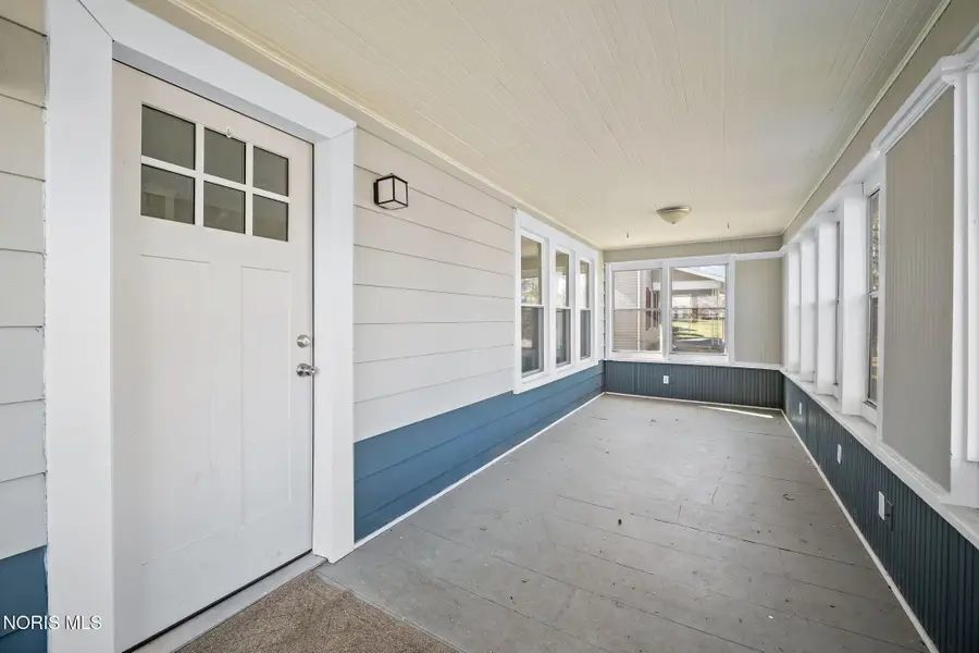 209 E Hobart Avenue, Findlay, OH 45840 - #3