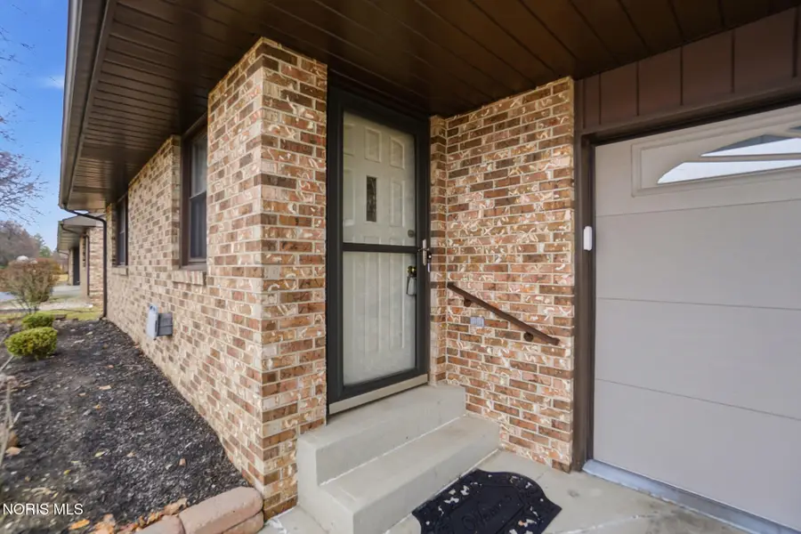 1813 Manor Hill Road, Findlay, OH 45840 - #3