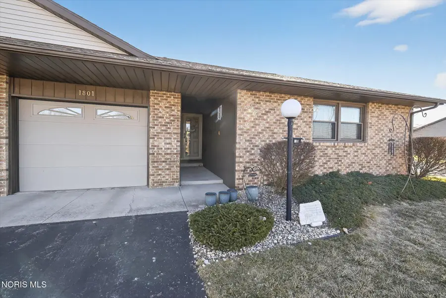 1801 Manor Hill Road, Findlay, OH 45840 - #3