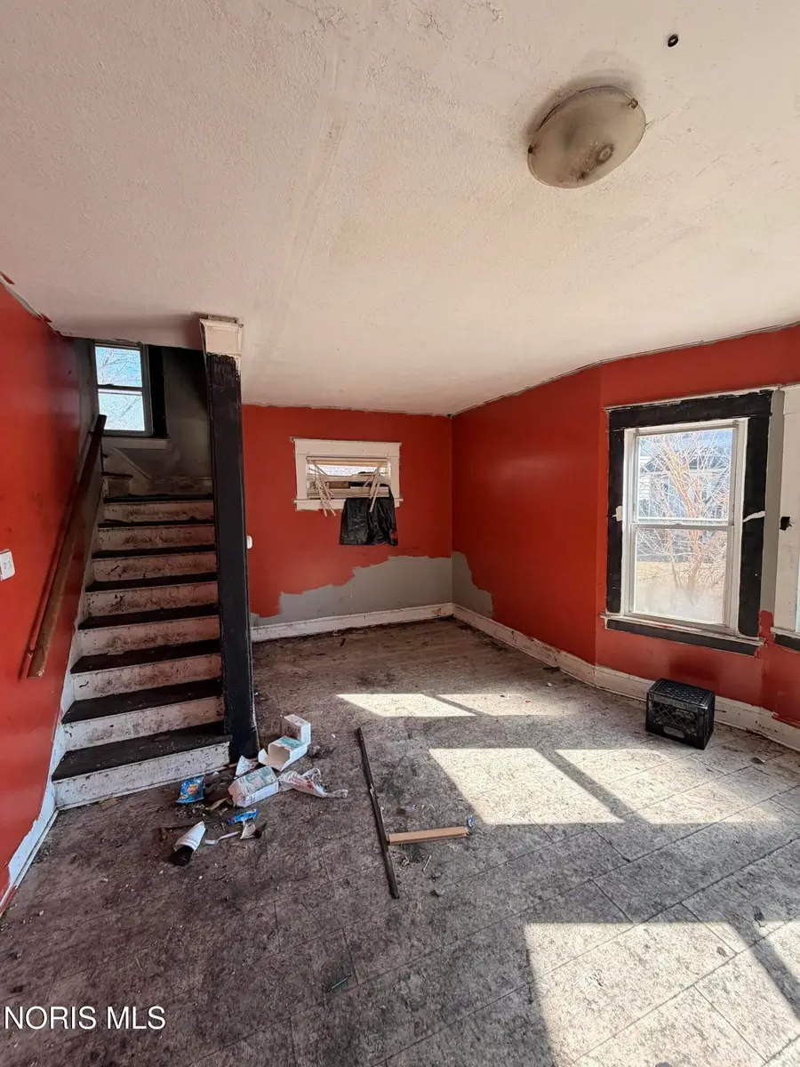 445 Hiett Avenue, Toledo, OH 43609 - #2