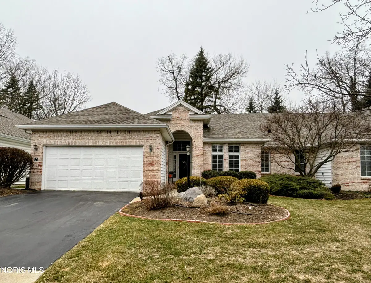 7 Bent Creek Crossing, Sylvania, OH 43560 - #1